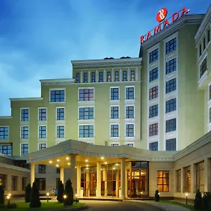 ramada-almaty.hotels-of-almaty.com/